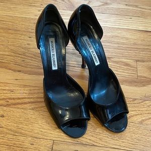 Super cute Manolo Blahnik D’orsay patent leather pumps